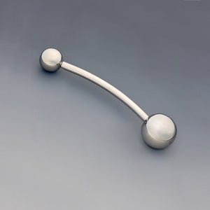 Theros® ProstaSphere: Ergonomic massage device for the prostate and pelvic floor, consisting of a slightly curved shaft with a 45 mm ball as a handle with logo on one side and an interchangeable 32 mm massage sphere on the other side. Right view.