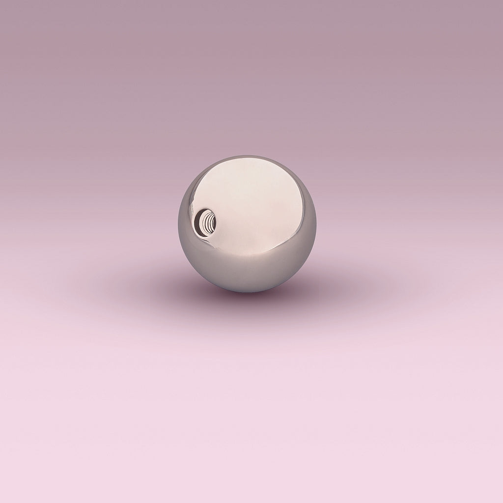 Bola de masaje Theros Sphere 32 para masaje prostático y perineal, para enroscar en ProstaSphere Theros® y YoniSphere Theros®. Vista: casquillo roscado a la izquierda de la imagen.