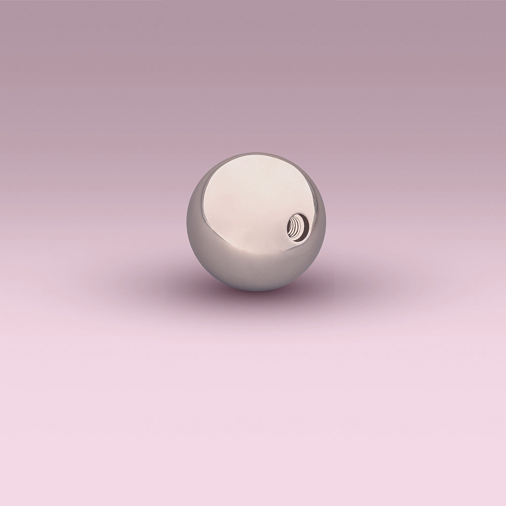 Bola de masaje Theros Sphere 32 para masaje prostático y perineal, para enroscar en ProstaSphere Theros® y YoniSphere Theros®. Vista: casquillo roscado a la derecha de la imagen.