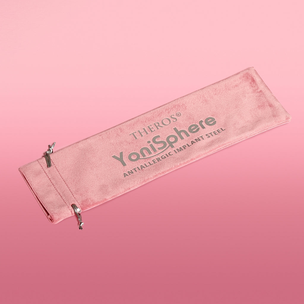 Beutel in rosa mit Logo "Theros YoniSphere antiallergic implant steel" zur Aufbewahrung von YoniSphere Massagegerät aus Edelstahl für die Massage von Vagina und Beckenboden und zur Reponierung von Hämorrhoiden